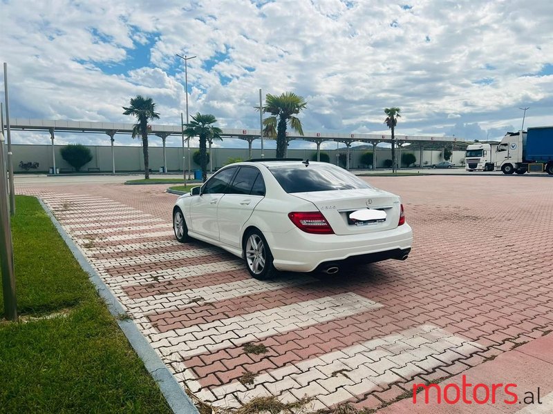 2012' Mercedes-Benz C 300 photo #6