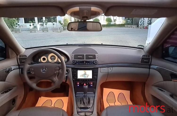 2008' Mercedes-Benz E 320 photo #2
