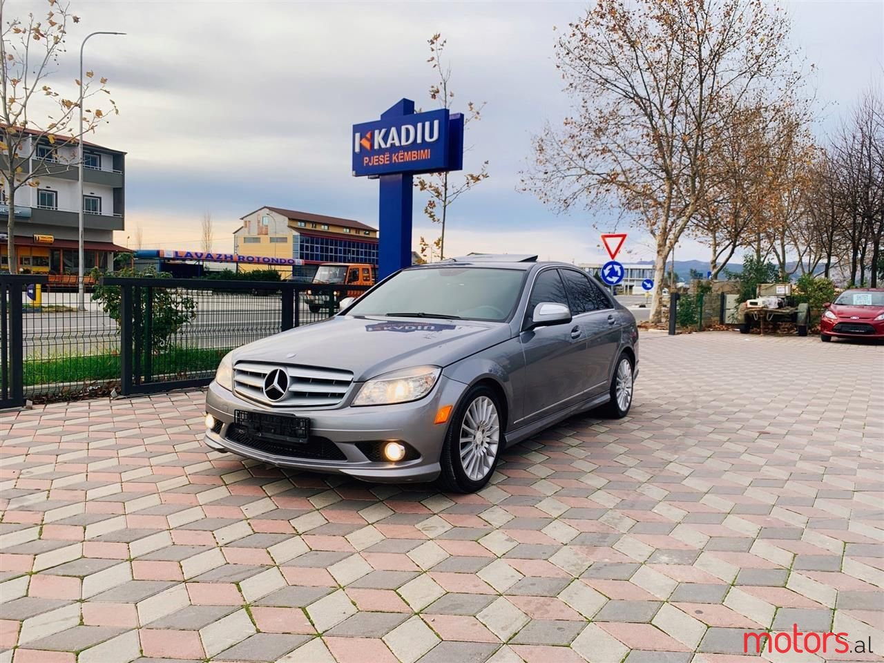 2010' Mercedes-Benz C 230 photo #3