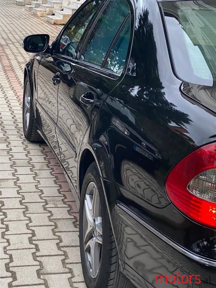 2008' Mercedes-Benz E 220 photo #1