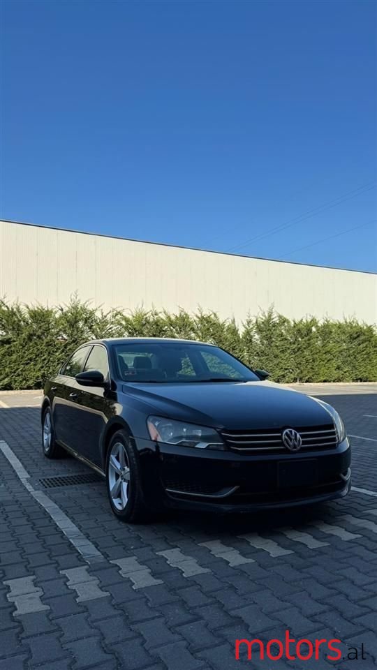 2012' Volkswagen Passat photo #1