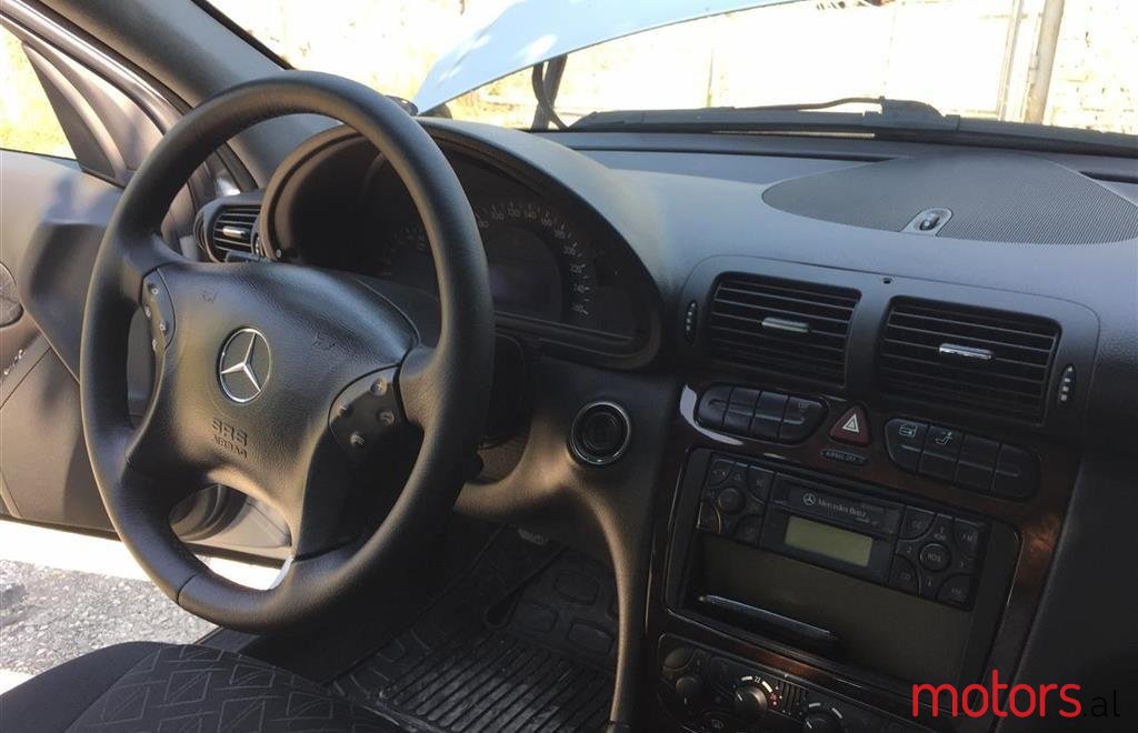 2003' Mercedes-Benz C 220 photo #3