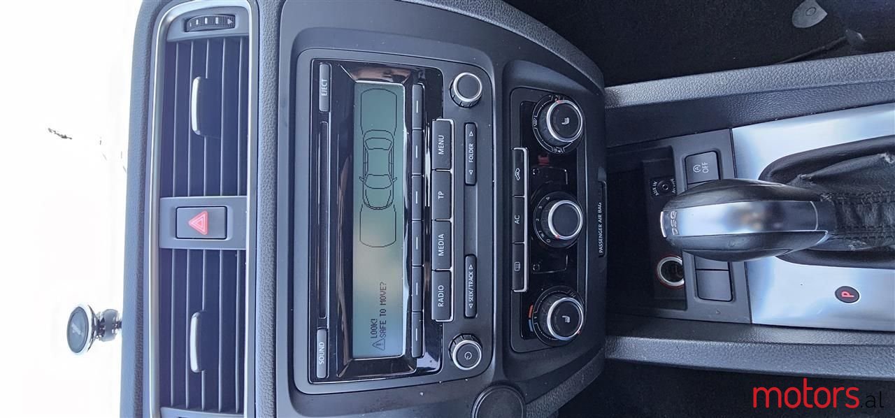 2013' Volkswagen Jetta photo #3