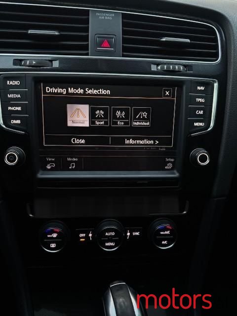 2015' Volkswagen Golf photo #3