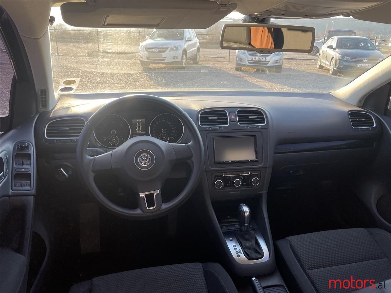 2011' Volkswagen Golf photo #5