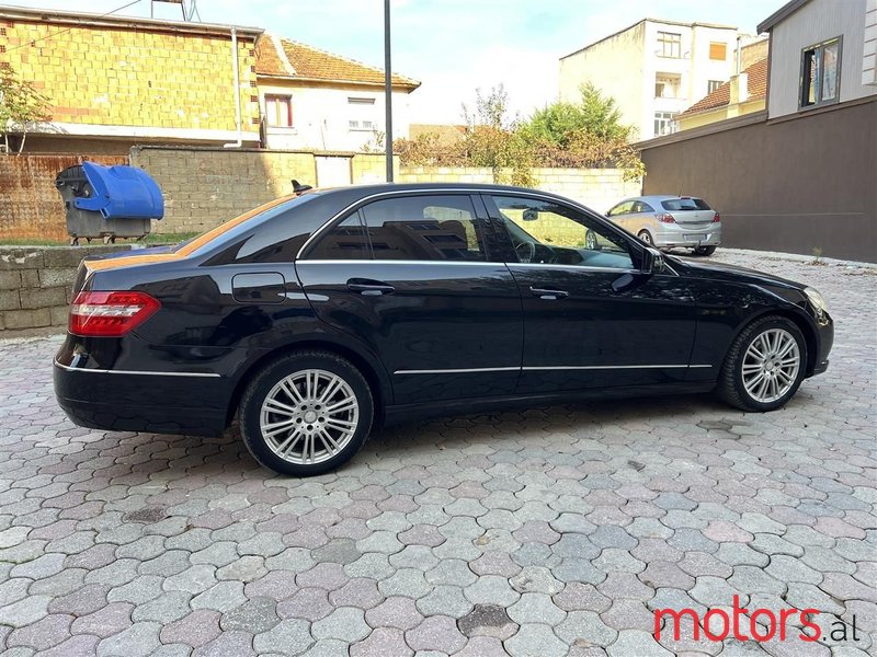 2013' Mercedes-Benz E 220 photo #5