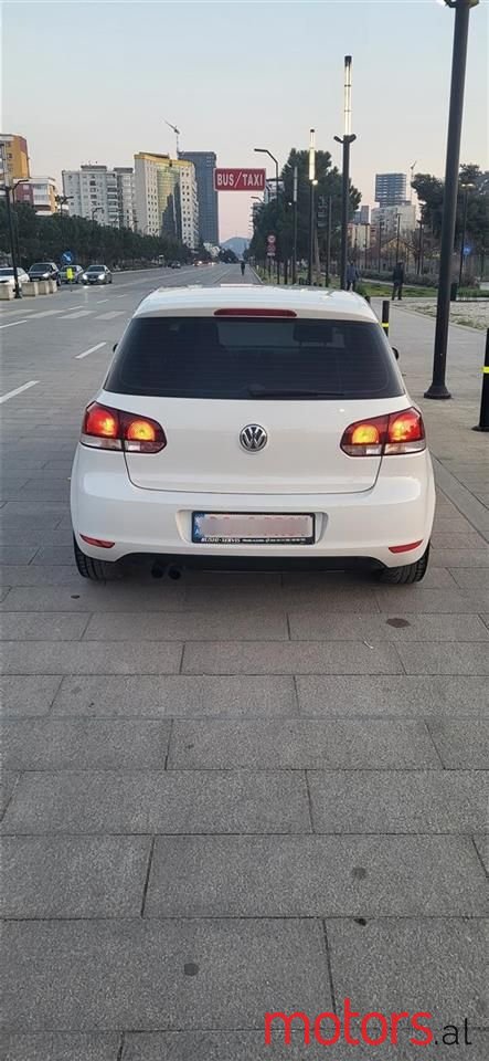 2009' Volkswagen Golf photo #6