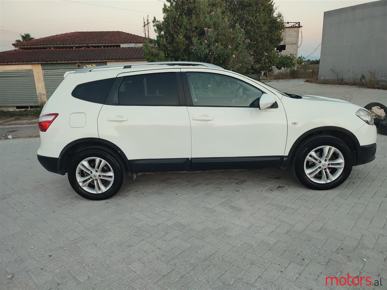 2011' Nissan Qashqai photo #1