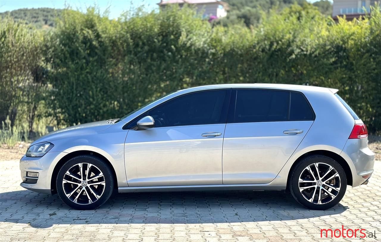 2015' Volkswagen Golf photo #4