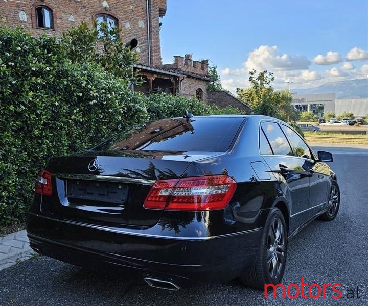 2012' Mercedes-Benz E 220 photo #4