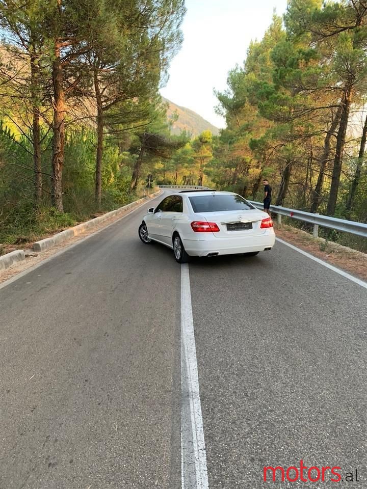 2013' Mercedes-Benz 220 photo #3