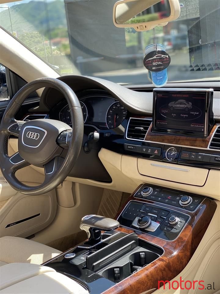 2011' Audi A8 photo #3