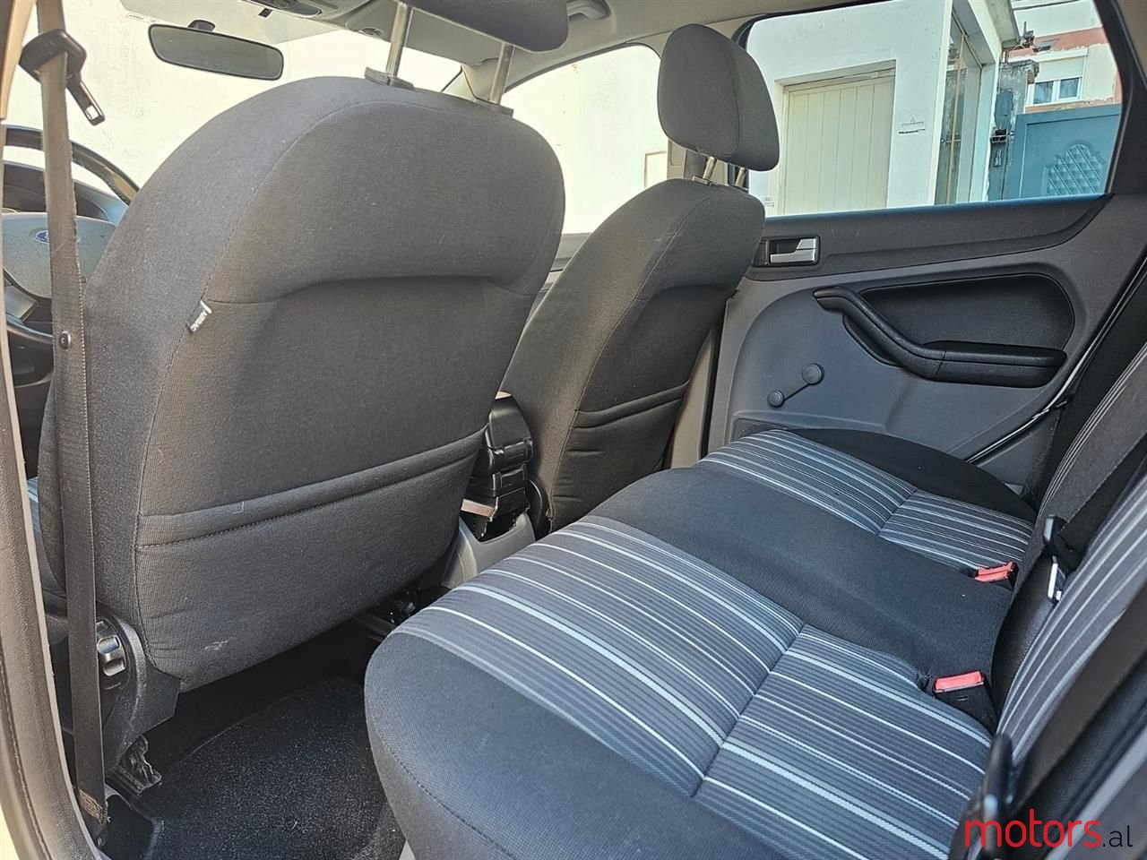 2009' Ford Focus photo #5