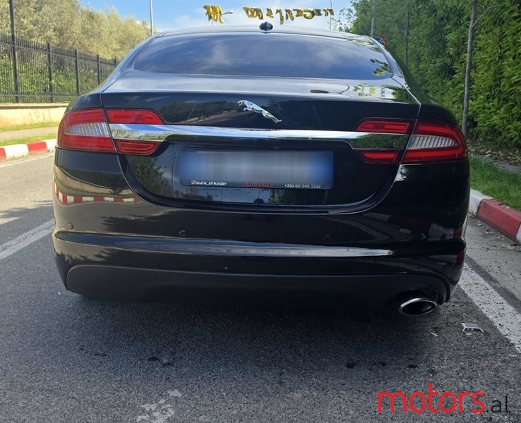 2012' Jaguar XF photo #2