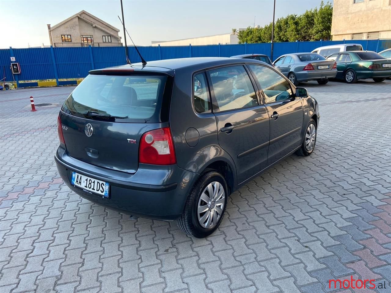 2004' Volkswagen Polo photo #2