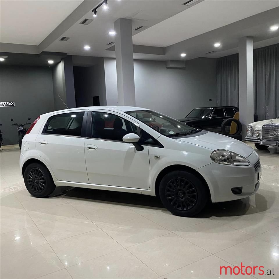 2009' Fiat Punto photo #3