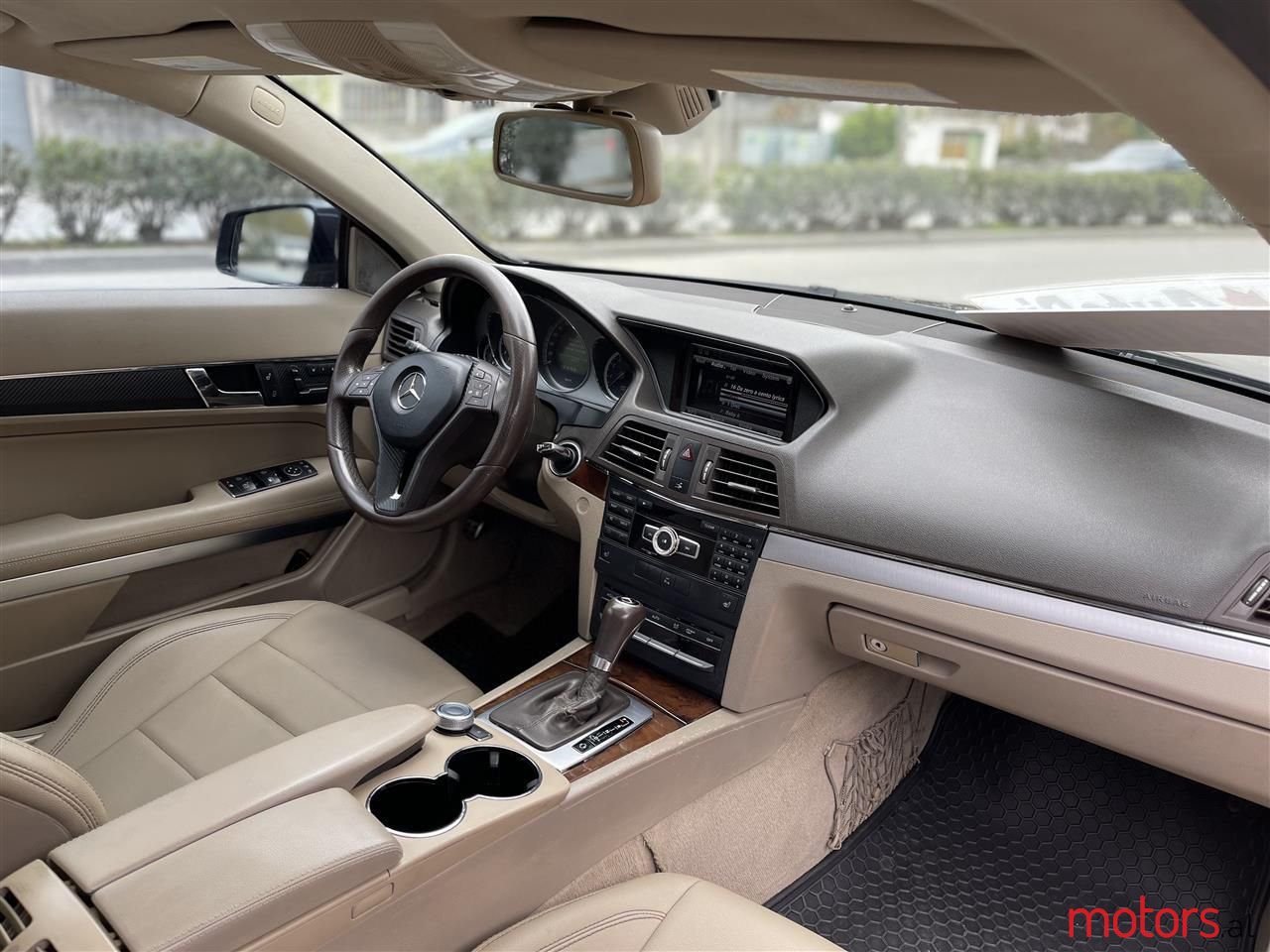 2012' Mercedes-Benz E 350 photo #4