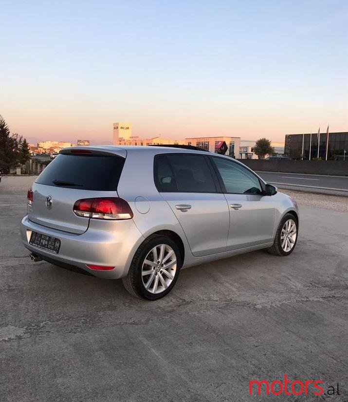 2009' Volkswagen Golf photo #1