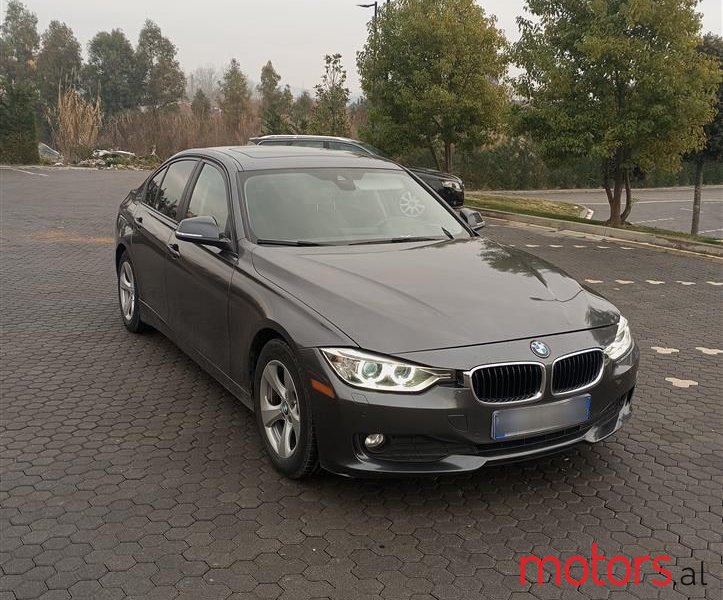 2013' BMW 320 photo #3