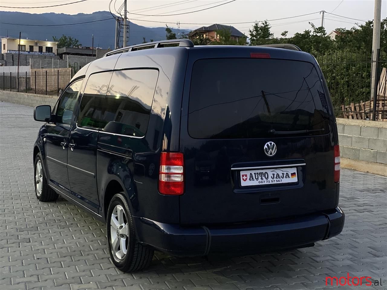 2013' Volkswagen Caddy photo #2