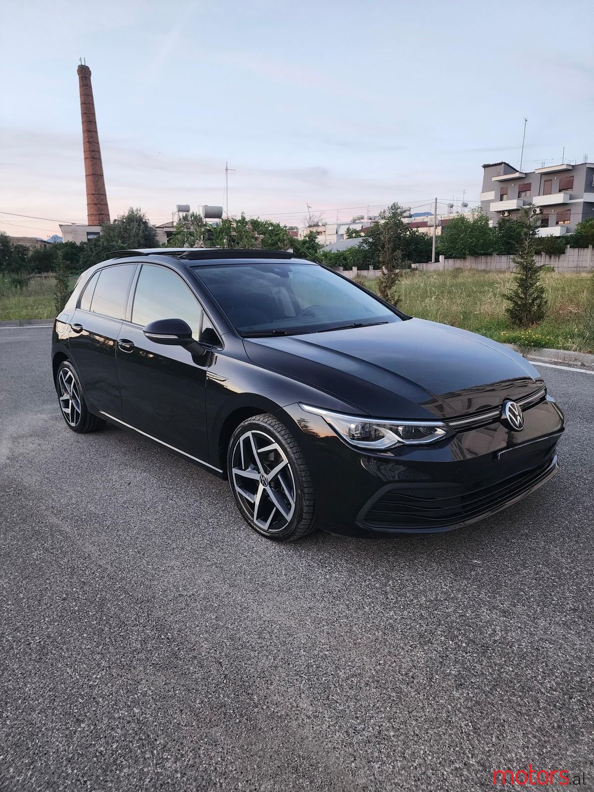 2021' Volkswagen e-Golf photo #1