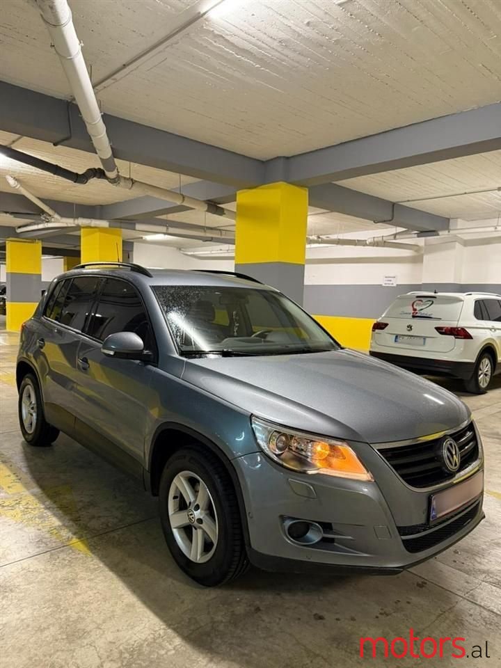 2009' Volkswagen Tiguan photo #2