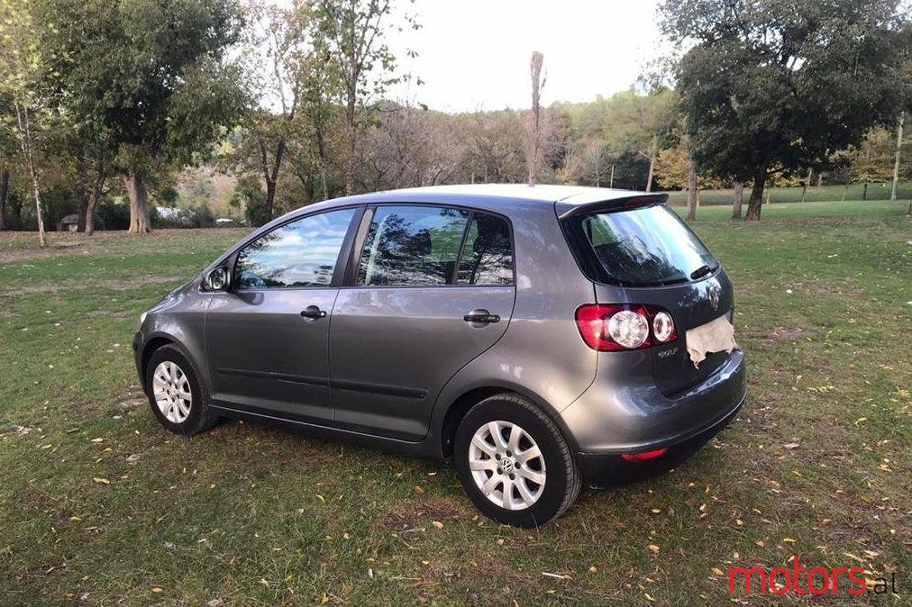 2005' Volkswagen Golf Plus photo #1