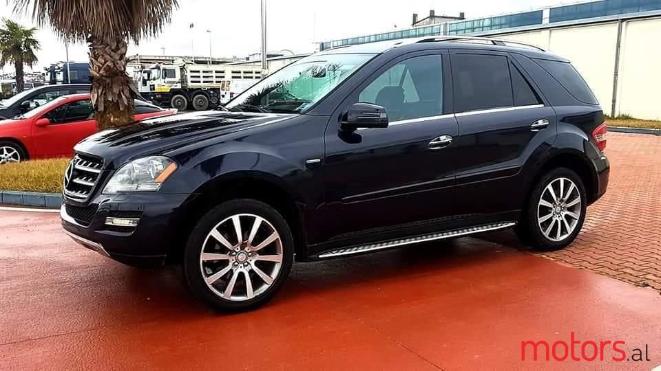 2011' Mercedes-Benz ML 350 photo #5