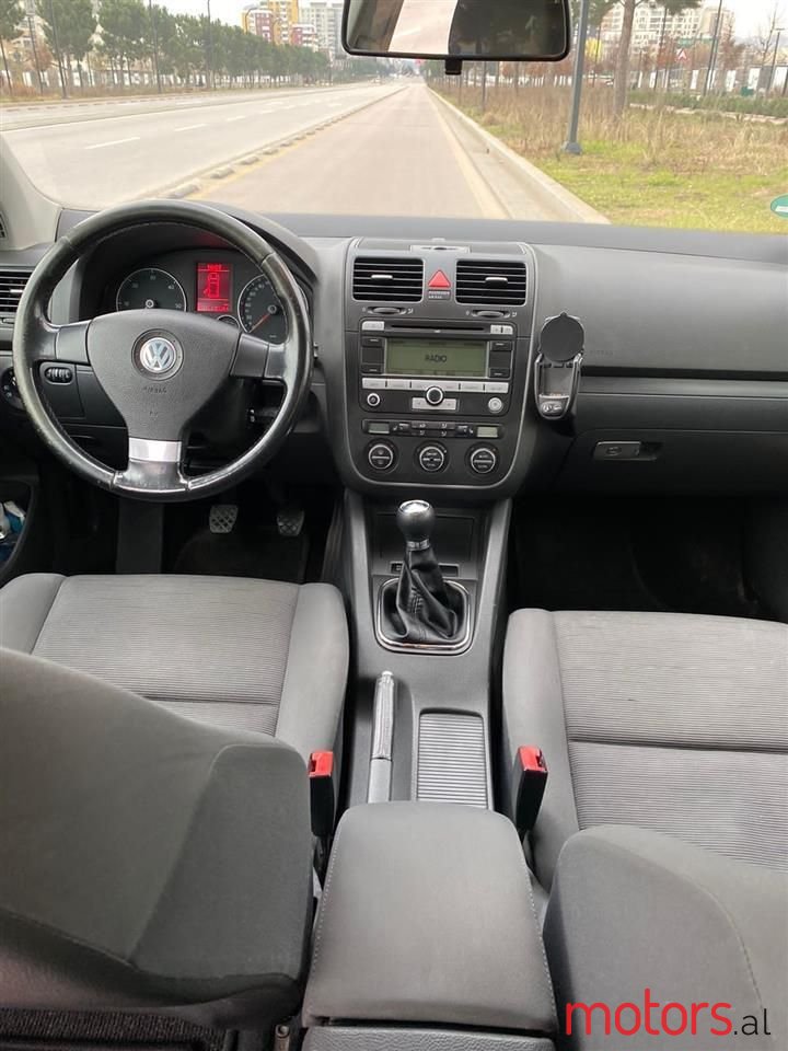 2007' Volkswagen Golf photo #5