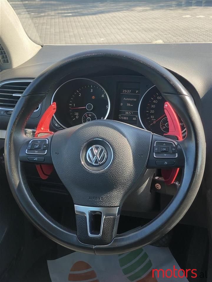 2009' Volkswagen Golf photo #6