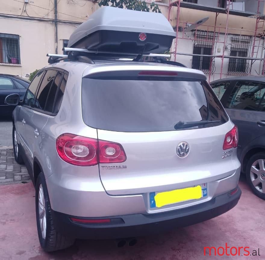 2010' Volkswagen Tiguan photo #3