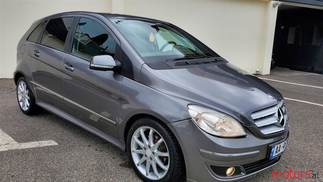 2011' Mercedes-Benz B 200 photo #4