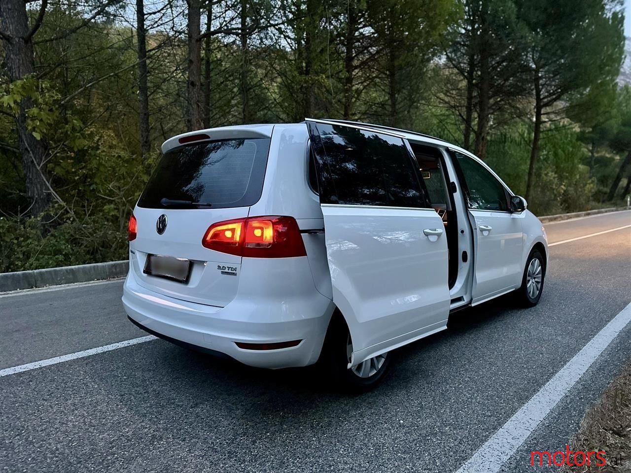 2013' Volkswagen Sharan photo #5