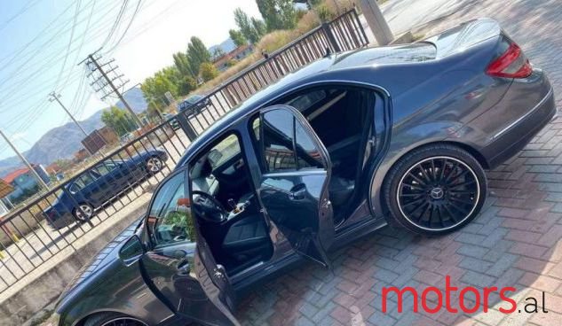 2008' Mercedes-Benz C-Class photo #1