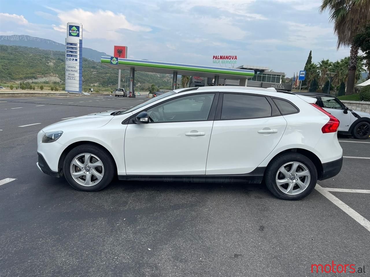 2015' Volvo V40 photo #1