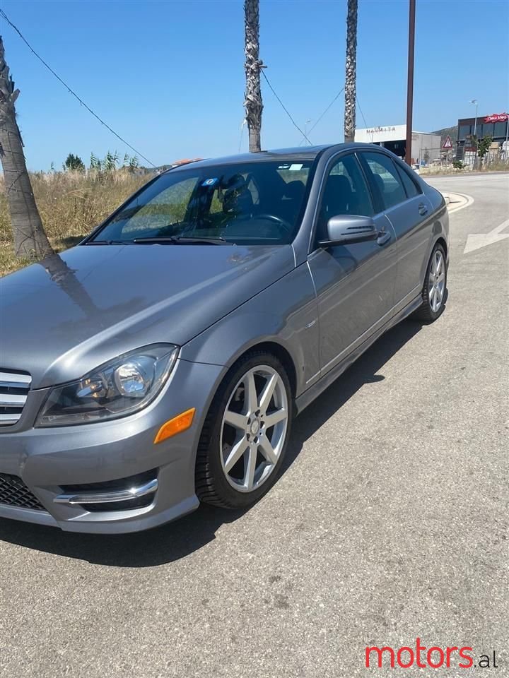 2012' Mercedes-Benz C 250 photo #5