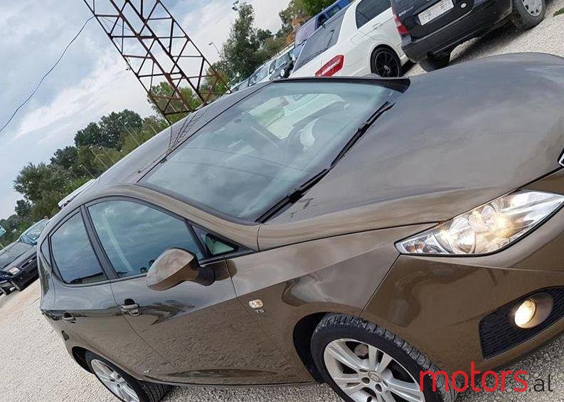 2012' SEAT Ibiza photo #1