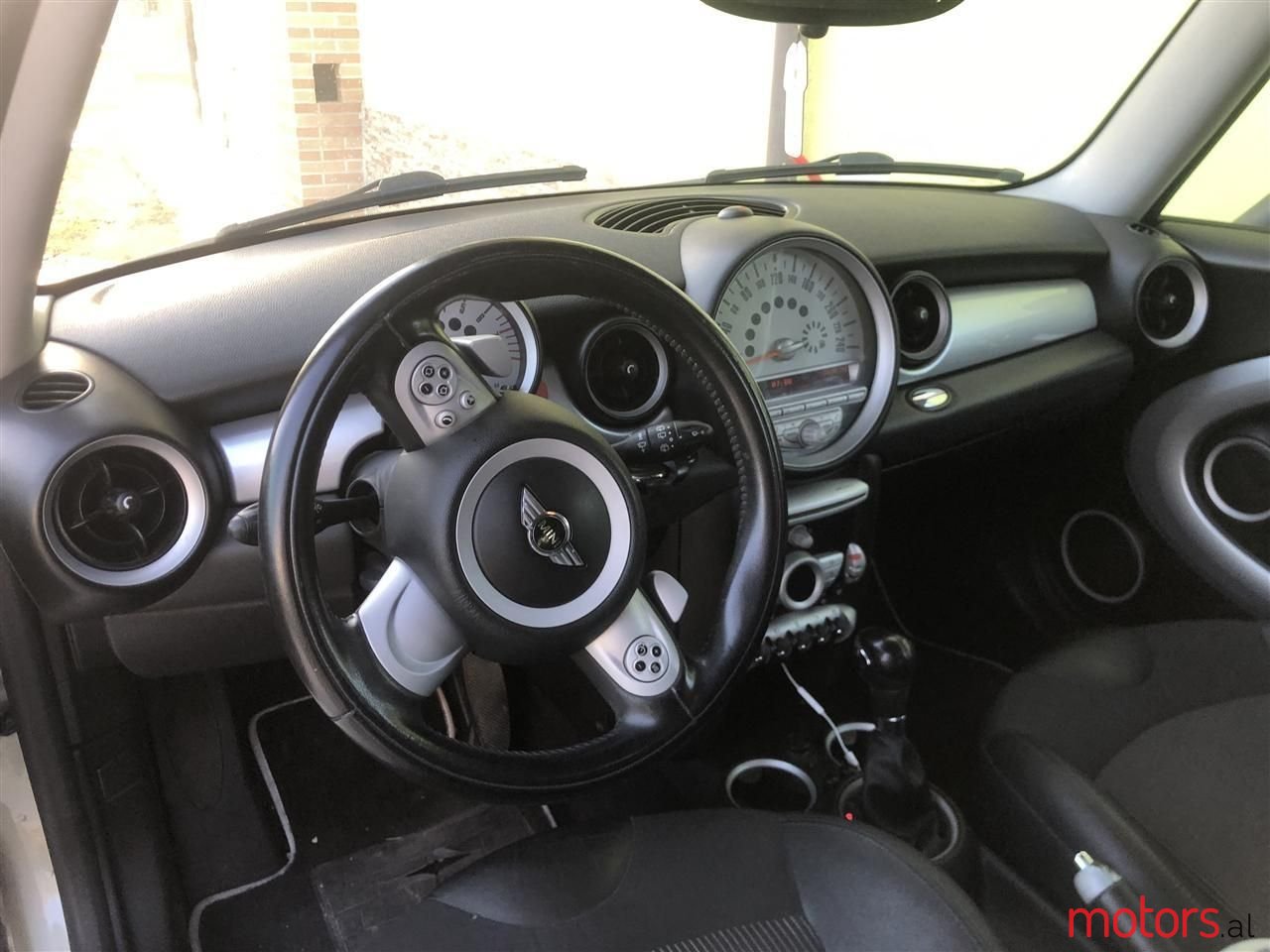 2008' MINI Cooper photo #2