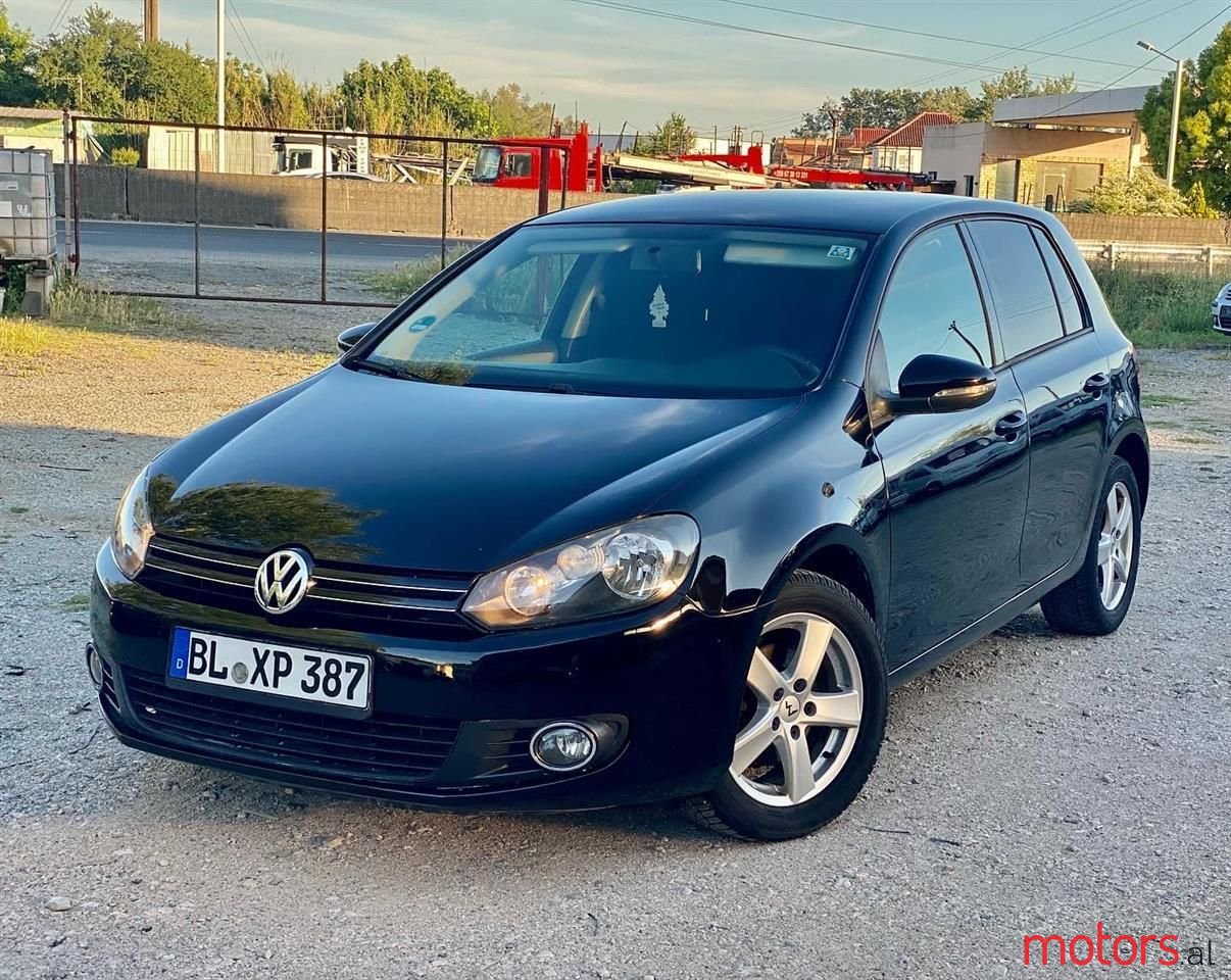 2010' Volkswagen Golf photo #1