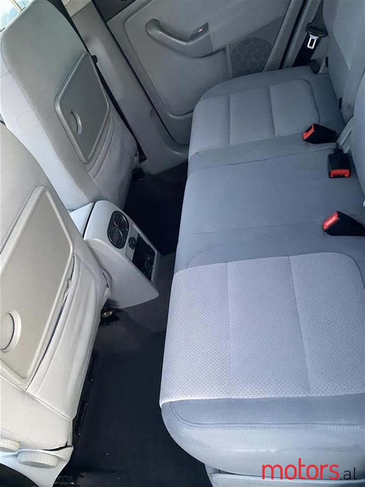 2005' Volkswagen Golf Plus photo #6