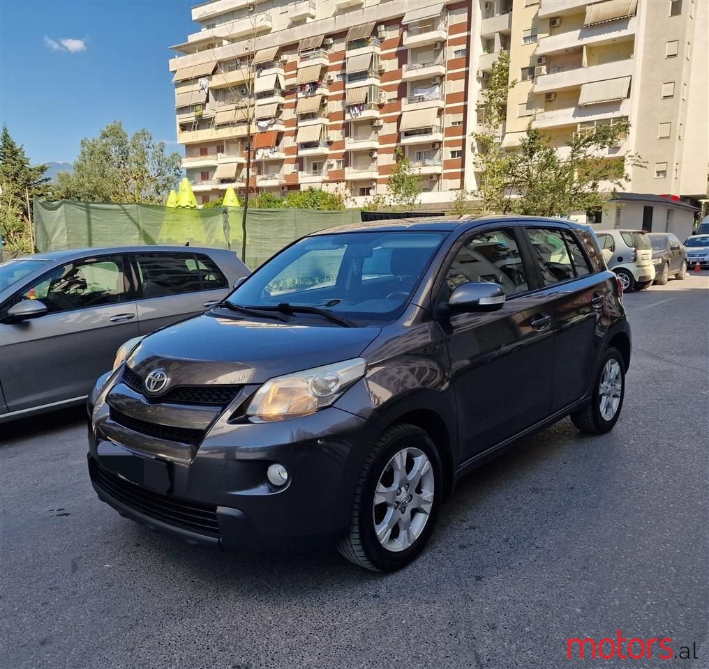 2011' Toyota Urban Cruiser photo #3