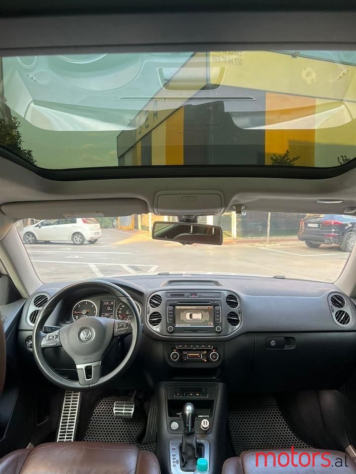 2014' Volkswagen Tiguan photo #3