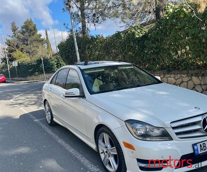 2012' Mercedes-Benz C 250 photo #2