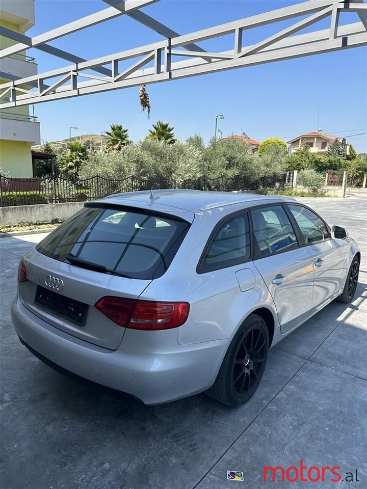 2010' Audi A4 photo #2