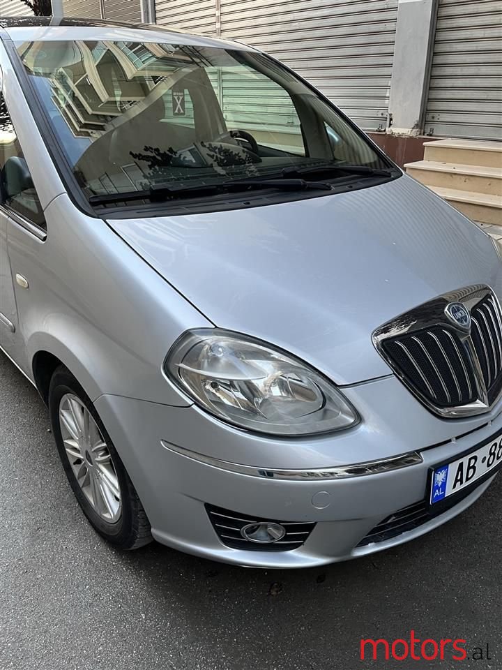 2008' Lancia Musa photo #3