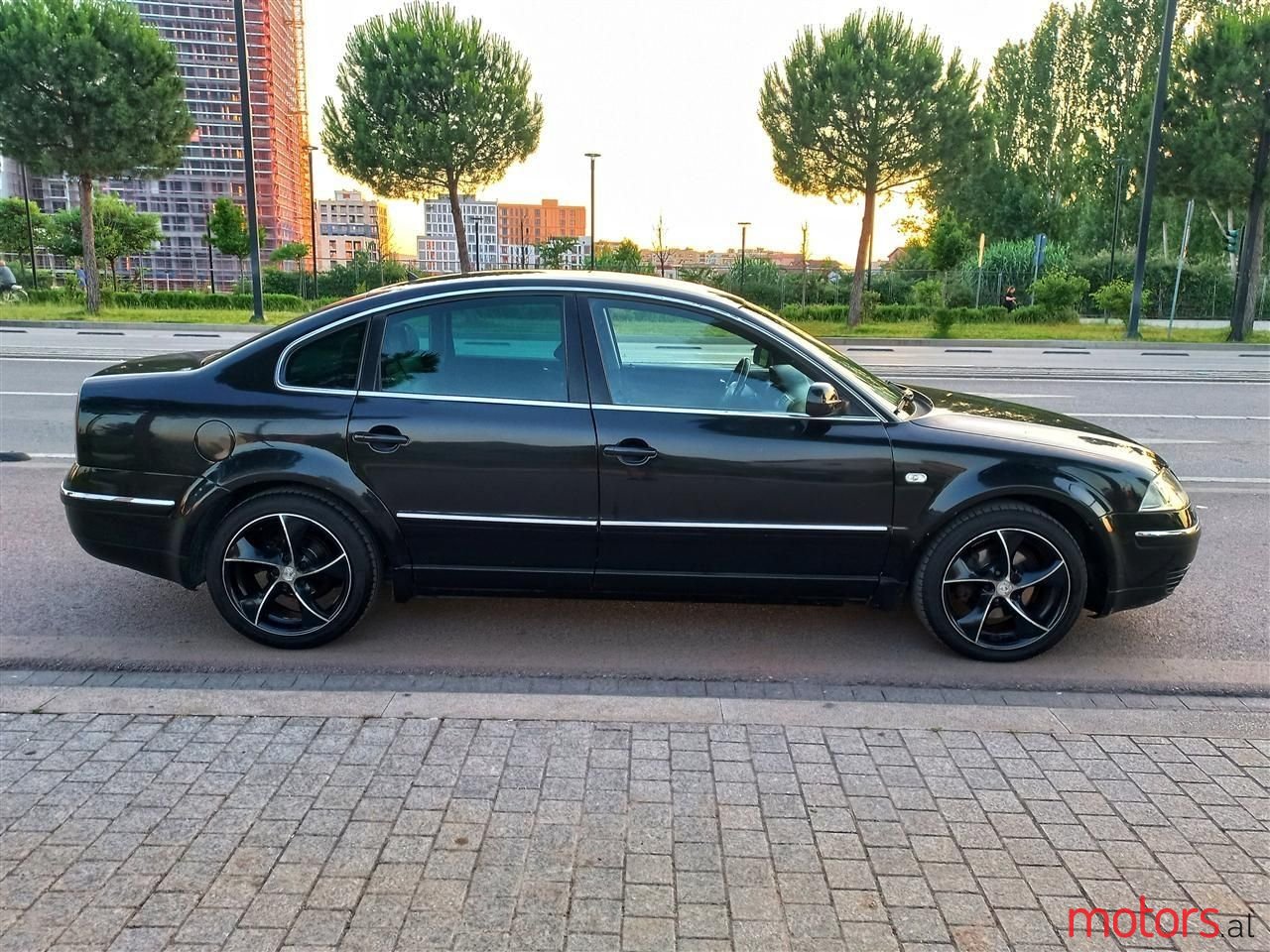 2003' Volkswagen Passat photo #2