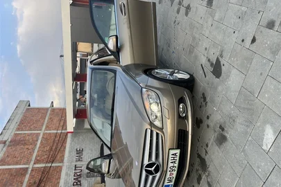 2008' Mercedes-Benz 220