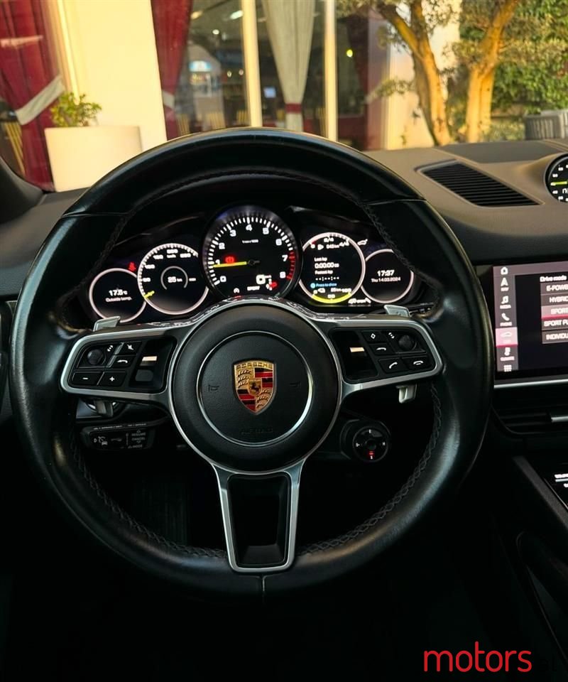 2021' Porsche Cayenne photo #5