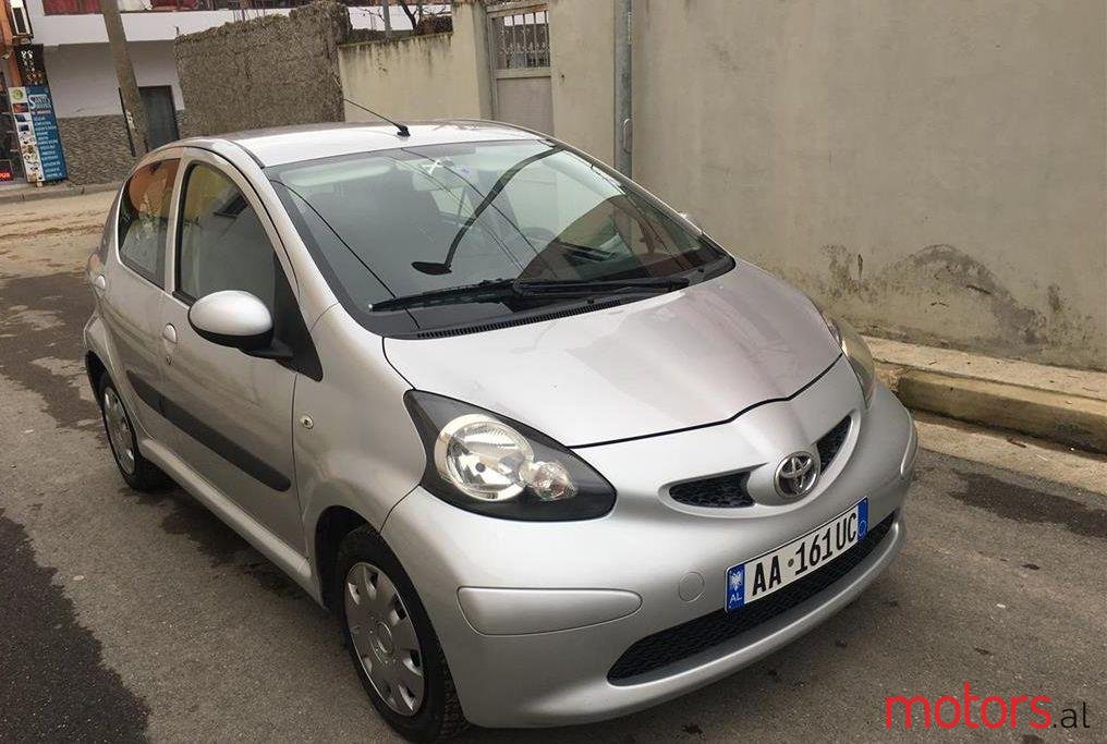 2006' Toyota Aygo photo #1
