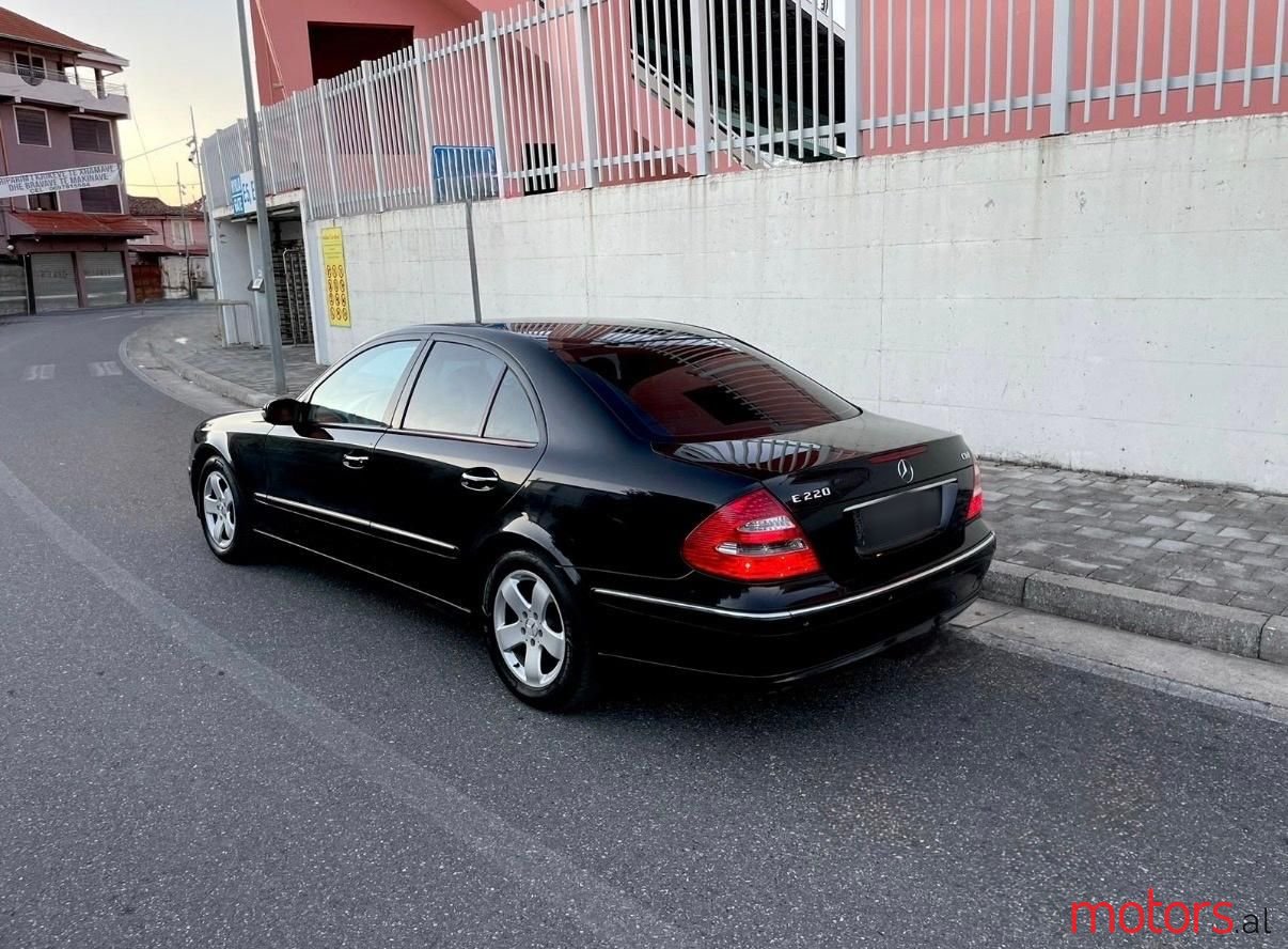 2005' Mercedes-Benz 220 photo #4